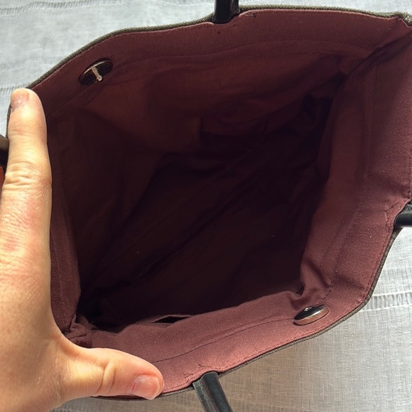 Novelty Brown Handbag with Hot Air Balloon Design - Picture 8 of 13